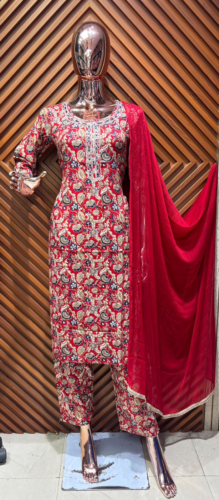 Pink Floral Delight: Kurti Set with Dupatta